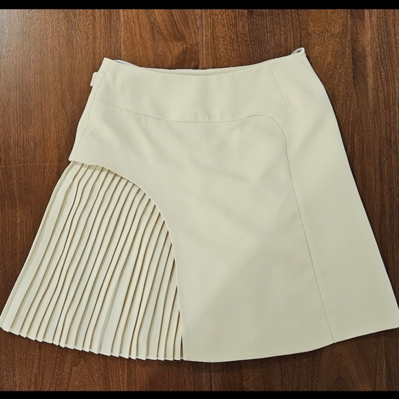 Karen Millen Tailored Buckle Detail Pleated Mini Skirt, NWT - Picture 4 of 12